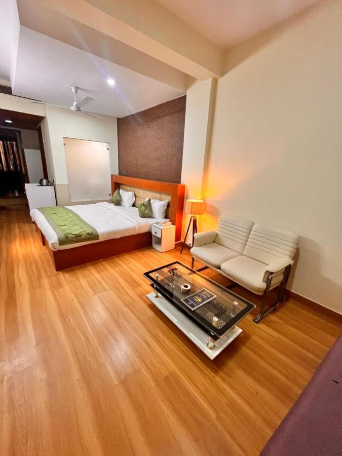 Oyster Pearl I Near Medanta Hospital I Sec-39 I Gurgaon Hotel Exterior photo